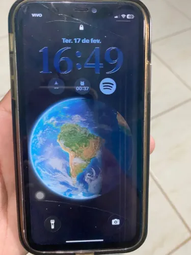 IPhone 11 normal ( leia a descrição)