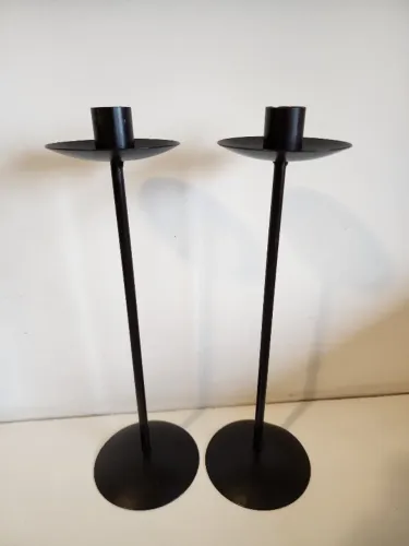 Par de Castiçais Altos em Ferro Preto (Acompanha Velas)