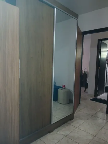 Guarda-Roupa de correr com espelho