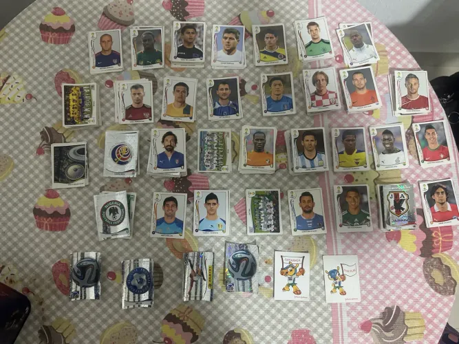 Lote com 278 figurinhas originais Panini - Copa do Mundo Brasil 2014