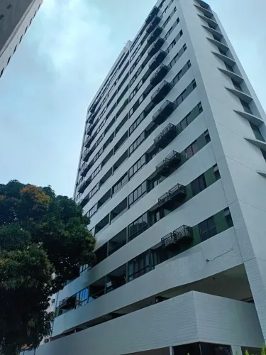 TRÊS QUARTOS, SUITE, VARANDA. LAZER, DUAS VAGAS DE GARGEM. ALUGUEL NA TORRE.