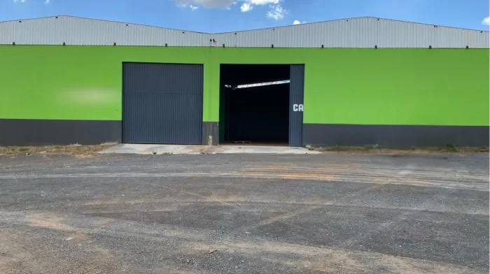 Galpão Comercial em Formosa - BR-020