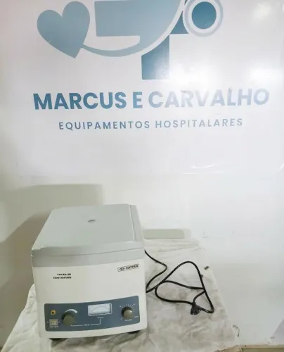Centrífuga para laboratório