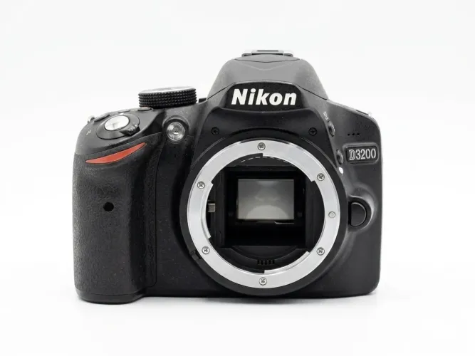 Nikon D3200 + Lente 50mm f/1.8G + 18-55mm VR + Acessórios
