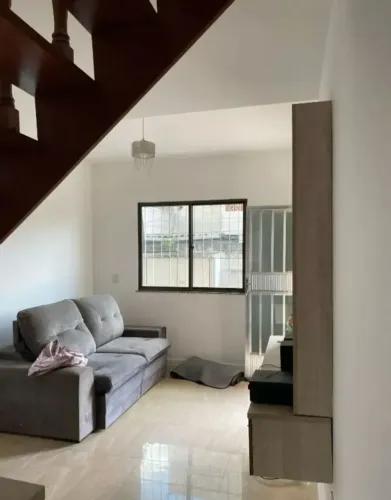 CASA COM 2 QUARTOS EM CENTRO