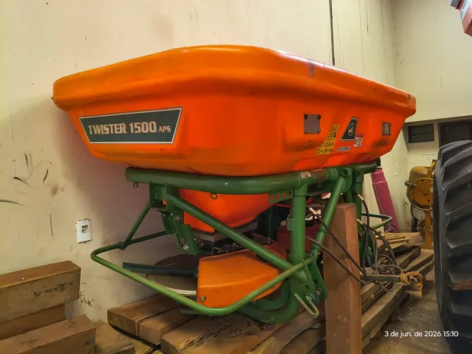 Distribuidora de Sementes e Adubos Twister 1500 APS, da STARA, Ano: 2020