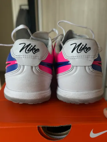 Chuteira Nike tiempo pro