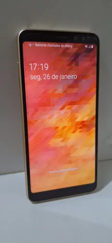 Samsung A8 (2018) - Usado