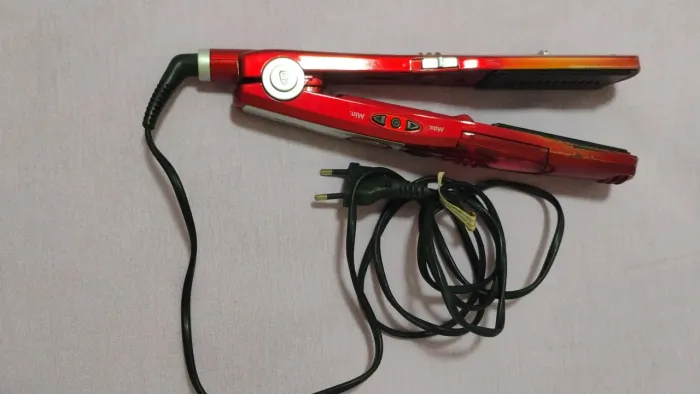 Prancha de cabelo Philco bivolt 