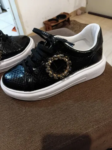 Vendo um tênis feminino jorge bischoff original