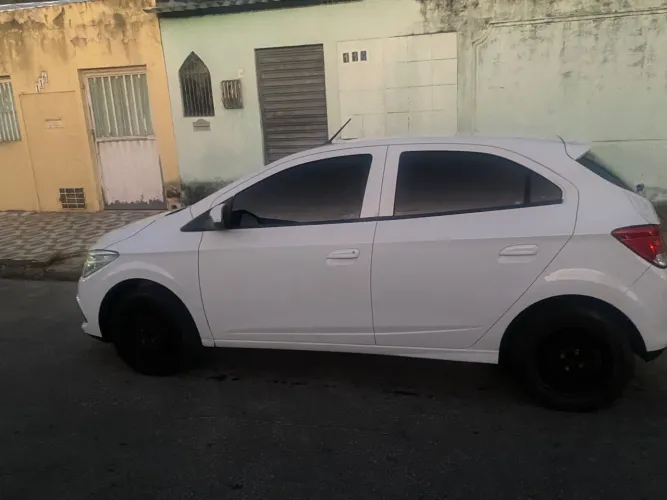 Chevrolet Onix Hatch LT 1.0 8V Flex Power Mec. 4P 2013
