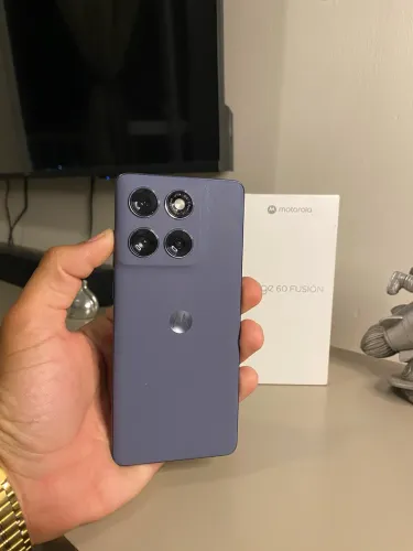 Edge 60 Fusion - completo na garantia até maio 2027