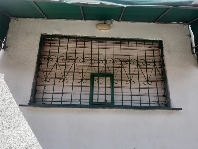 Vendo grade de ferro e porta de correr 1,73 x 1,15