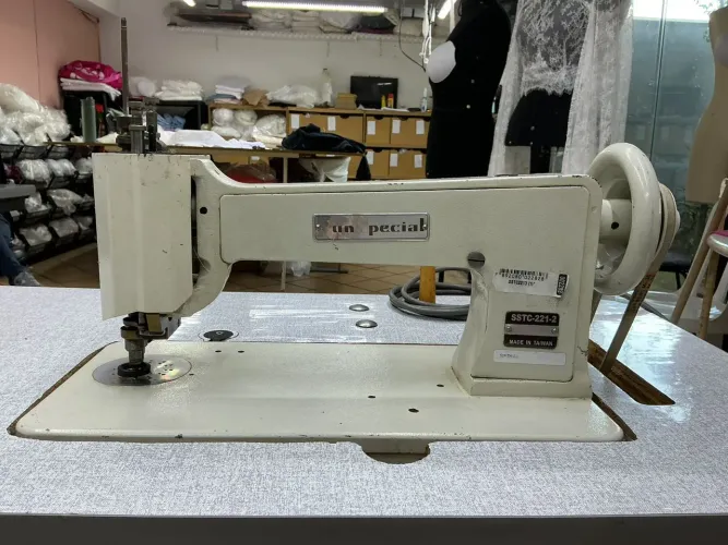 Máquina de Bordado Cornelli Sun Especial SSTC-221-2