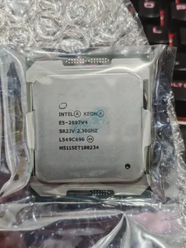Processador Xeon E5-2697 V4 (18/36, 3.6Ghz, 45Mb Cache)