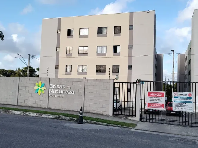 Ótimo Apto com 02 quartos,wc social, elevador,em Canaã - Maceió - AL