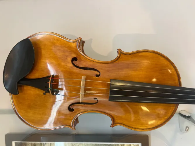 Viola 4/4 lá Stauffer - Autor Adriano Albergue