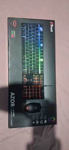 Kit gamer trust GXT 838 Azor - teclado LED, US + Mouse led