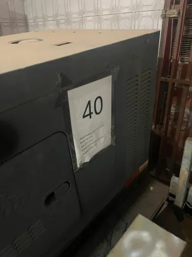 Gerador Diesel 43KVA com Carretinha