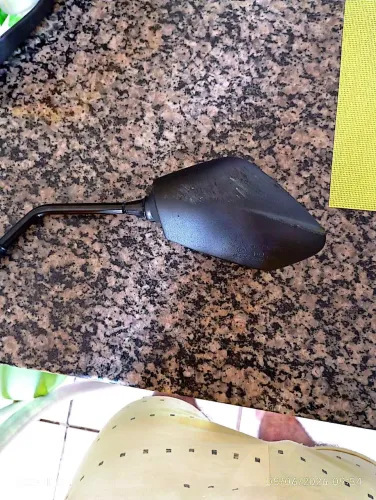 Espelho da moto aveloz, está novo só tem um que tá arranhado preço a negociar