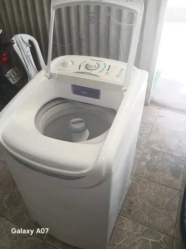 Máquina de lava roupas. 