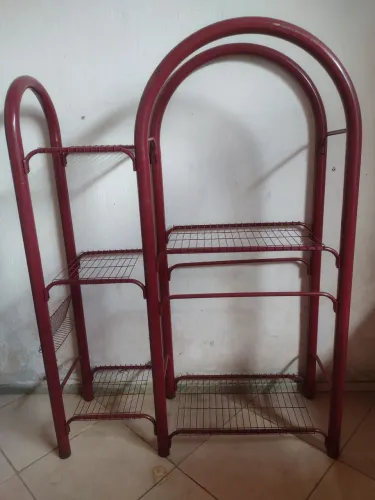 Estante de ferro aramado