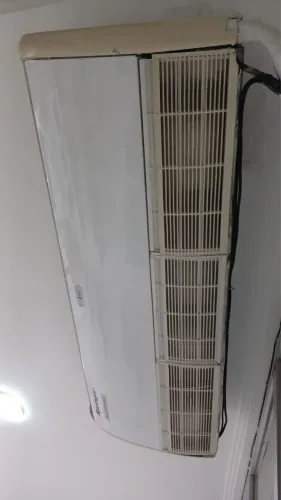 Ar condiciona 60 mil bTus muito novo 