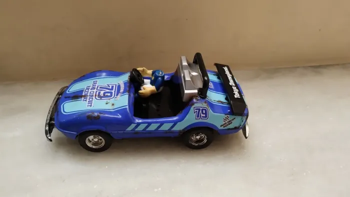Carrinho de lata Disney japonês 17cm.ler a descrição