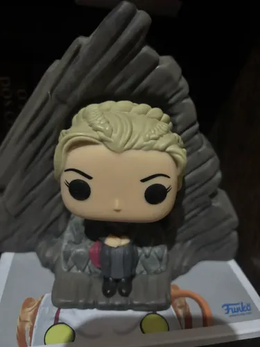 funko pop daenerys dragonstone