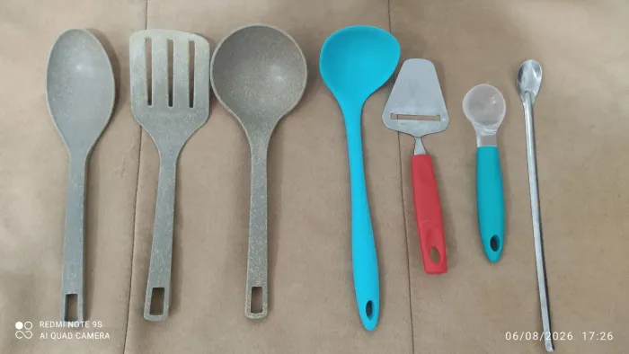 Vendo utensílios de cozinha.preco desapega. 15,00