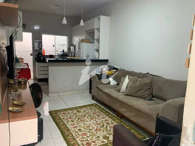 Casa residencial à venda no Bairro Laranjeiras 2 quartos (1 suíte) 1 vaga aceita financ