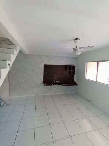 Sobradinho no condomínio fechado no bairro Osmar Cabral na cidade de Cuiabá
