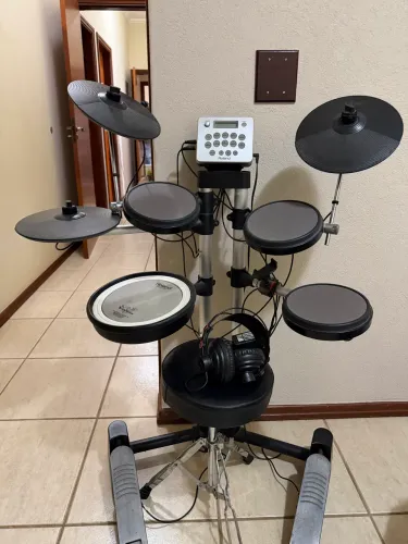Bateria eletrônica Roland HD-3 V-Drums Lite.