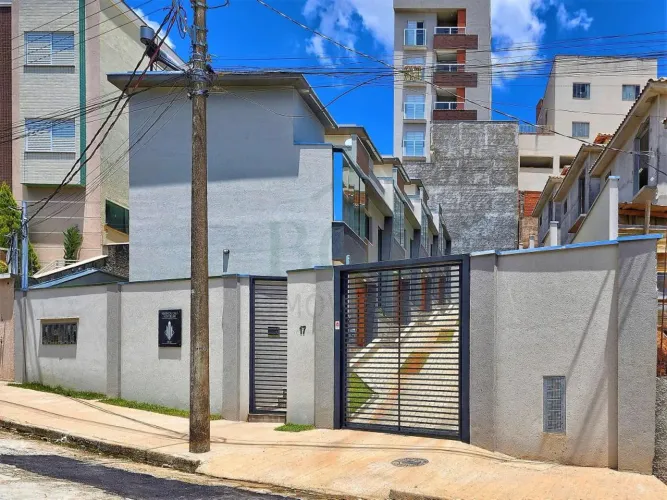 Casa à venda em condomínio fechado próximo ao centro de Poços de Caldas