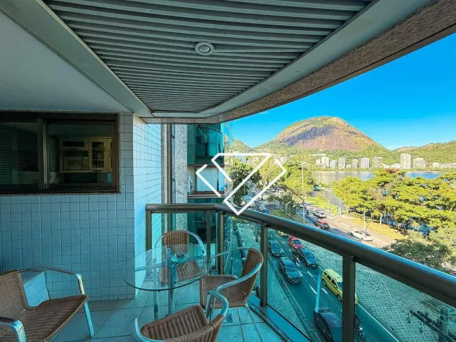 Apart hotel com serviço de frente para Lagoa
