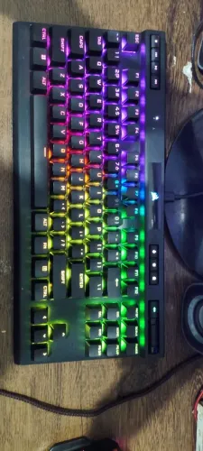 ? TECLADO GAMER CORSAIR K70 RGB TKL