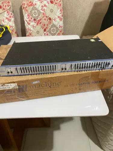 Amplificador cygnus model PA 400 e Graw Equalizador gráfico