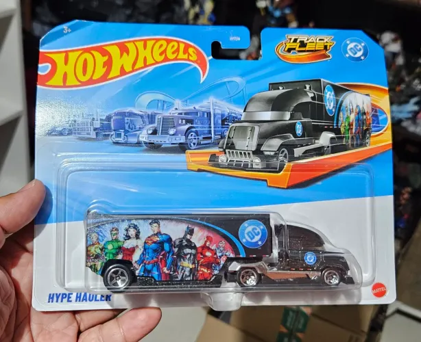 Hot Wheels Hype Hauler Liga da Justiça