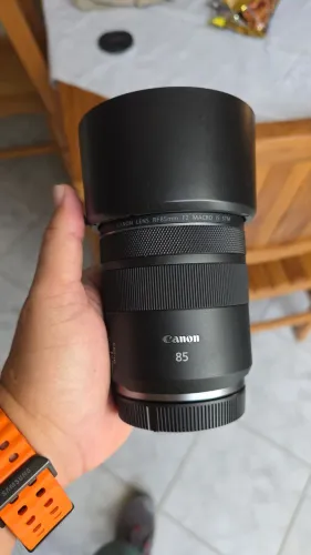 Lente Canon RF 85mm f2 macro