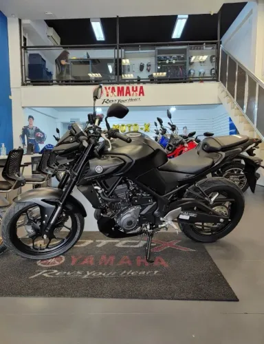MT-03 CONNECTED- THAIS ALVES YAMAHA