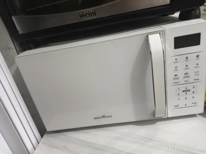 Vendo microondas Britânia 