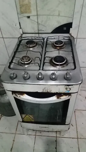 Vende fogão 3 bocas funcionando,pra vender logo