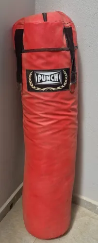 Saco de pancada Punch - 120cm Cheio