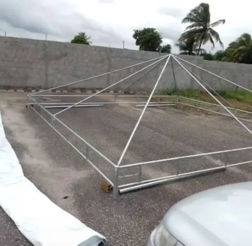 Tenda 6 x 6. Com lateral transparente. 