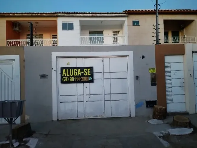 Casa Duplex com 2 Suítes, Varanda, Garagem e Energia Solar - Country