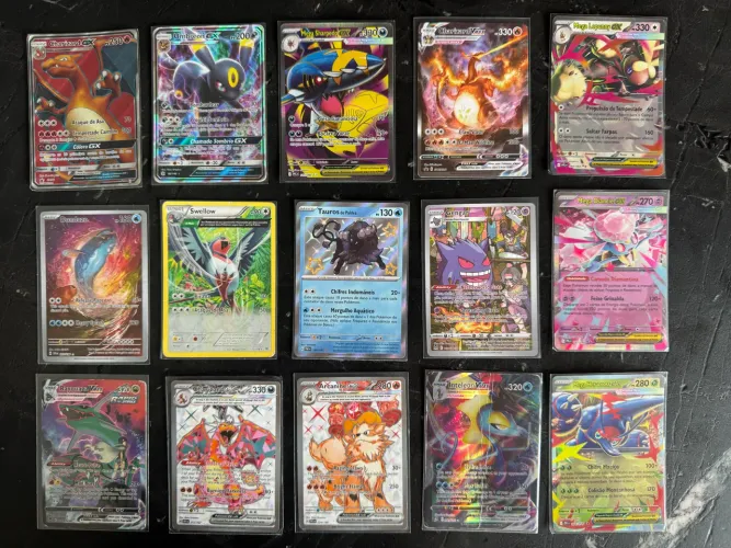 Lote 15 Cartas Pokémon TCG Charizard Gengar e outras