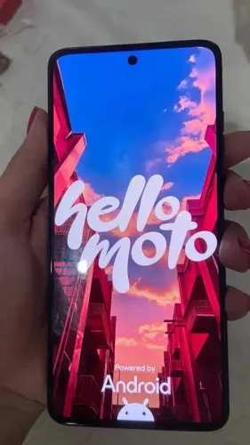 Moto g84