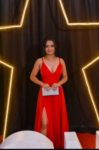 Vestido vermelho no tule pra festa