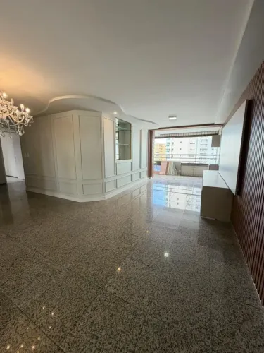 Apartamento de 122m² no bairro Aldeota, com 3 suítes e com 2 vagas de garagem.