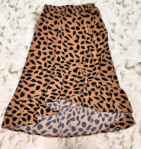 Saia midi com estampa de onça tamanho 8